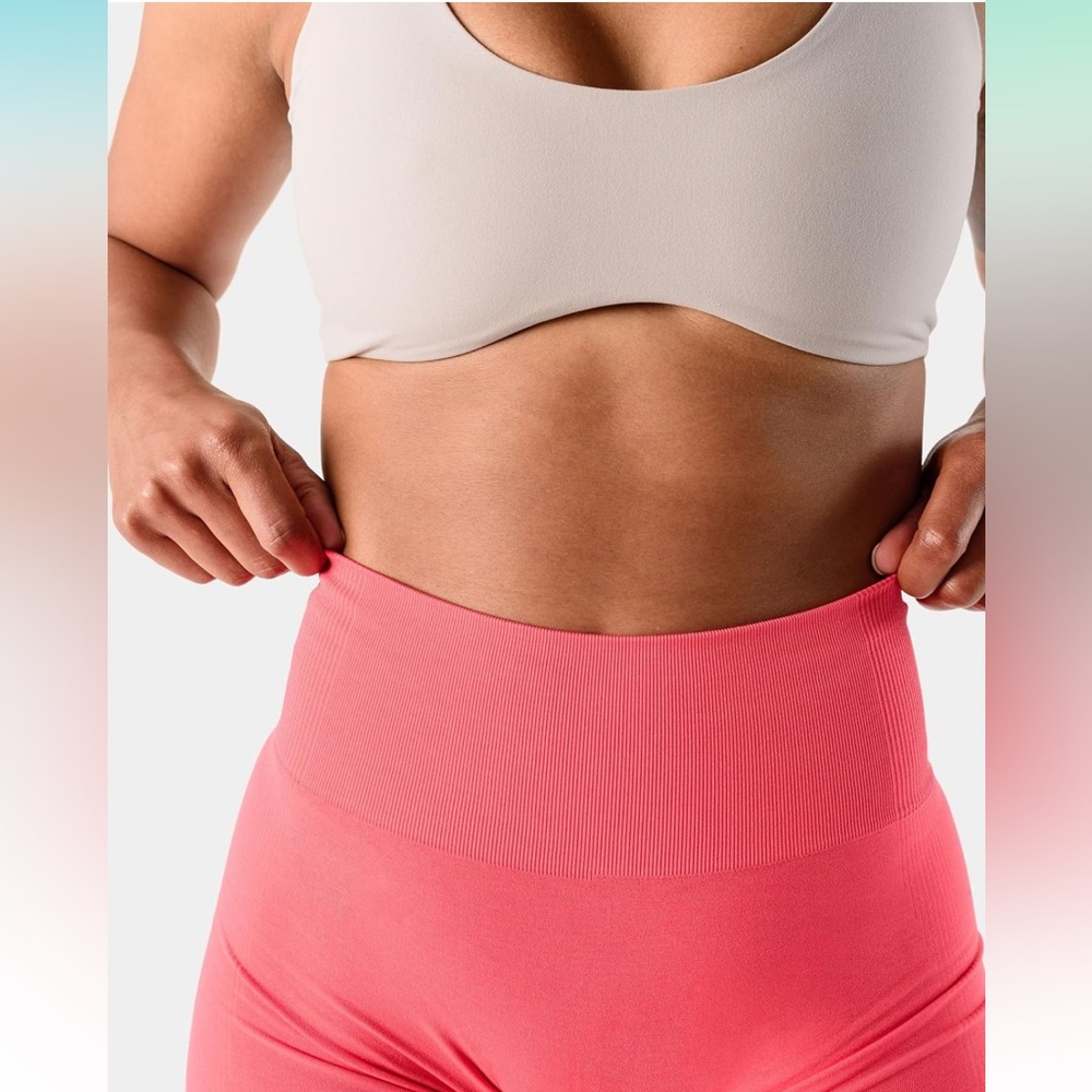 Seamless High-Support Sports Bra in Cream